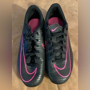 Nike Mercurial Youth Soccer / Futbol Cleats size 3.5